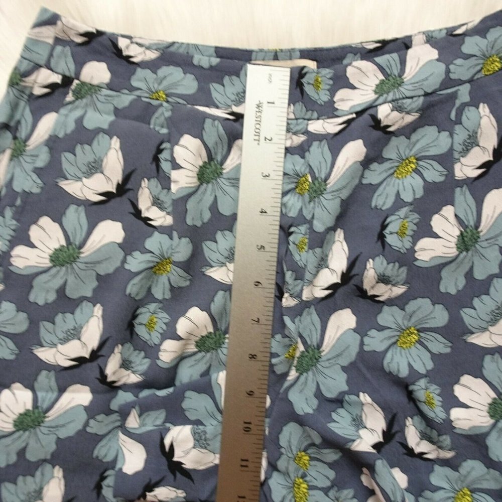 LOFT Outlet Women's Pleated Soft Shorts Flowy Floral Pockets Preppy Party Size 2 - Picture 11 of 12